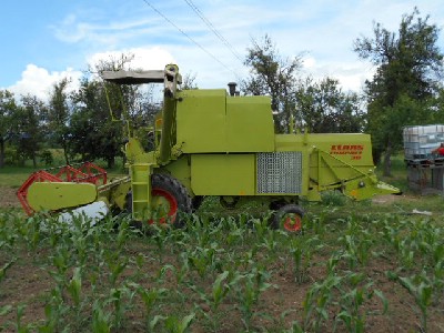 claas compact 30