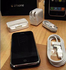 FOR SALE NEW APPLE IPHONE 3G,S 16/32GB @ 450 EURO